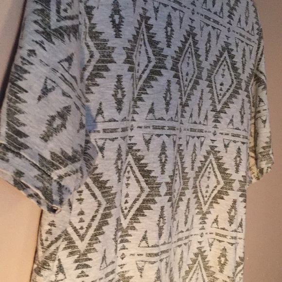 Arizona - Patterned Tee - Picture 2 of 3